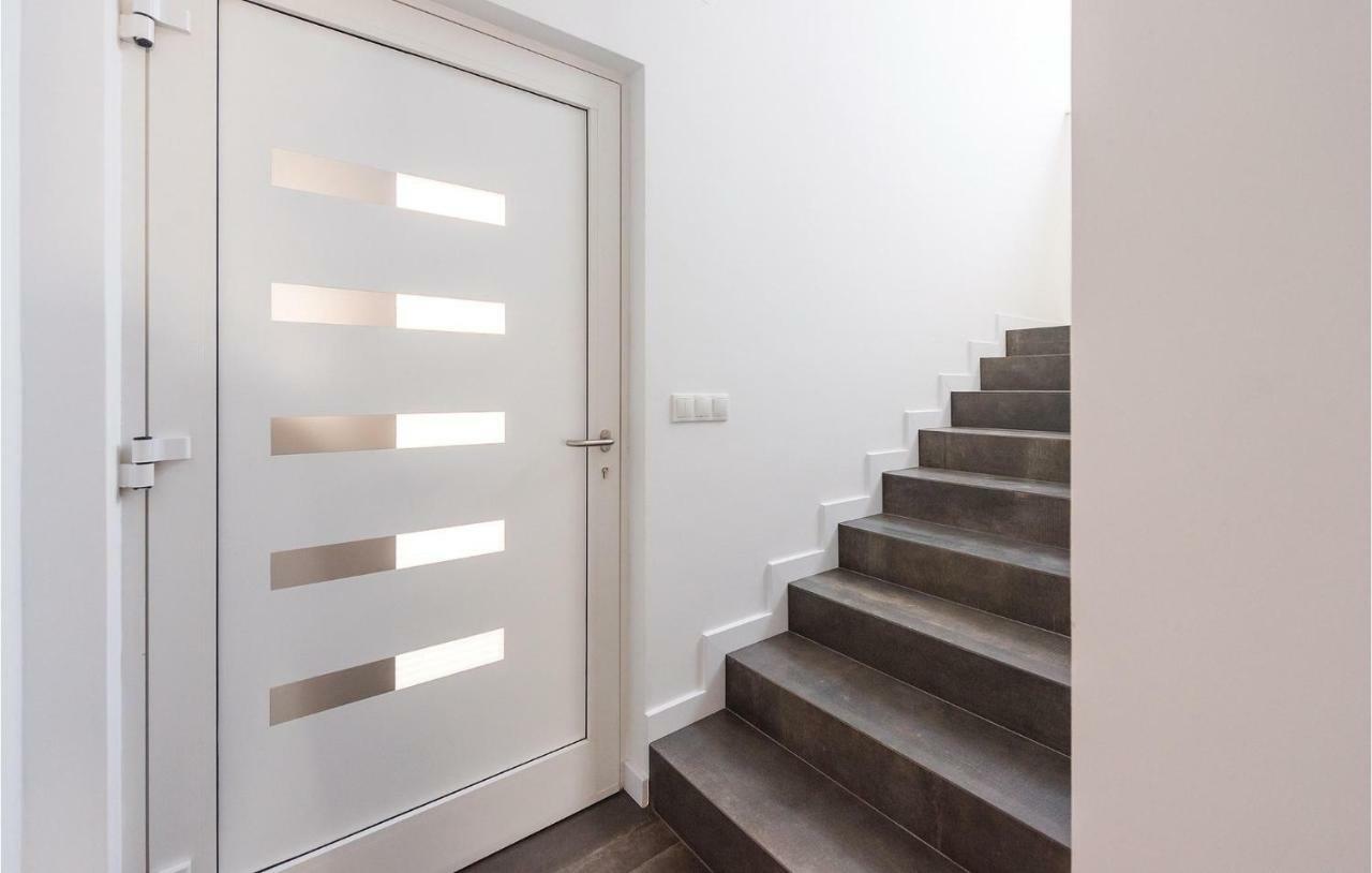 Cozy Apartment In Brodarica With Wifi エクステリア 写真